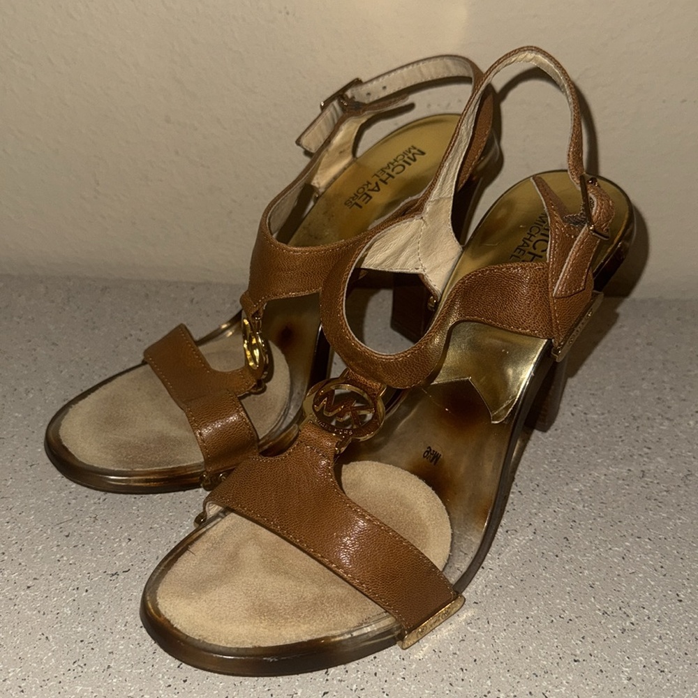 MICHAEL Michael Kors Brown Lucite Acrylic Heels‎ Size 9